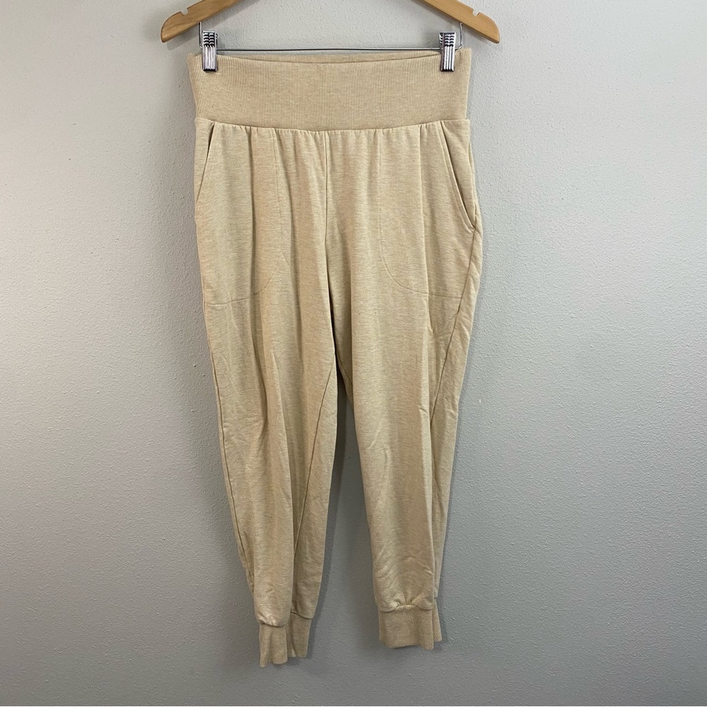 Nike Yoga Flow Women's 7/8 Pants in the Oatmeal Heather‎ Tan Medium